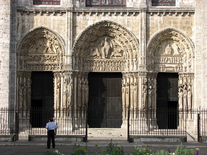 VOYAGE et enseignement sur le site de la Cathédrale de Chartres en France
